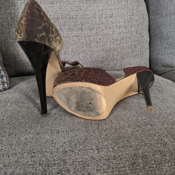 Open toe 5.5-in heels size 8 - Picture 4 of 4